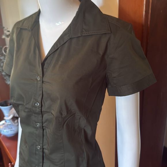 NWT northern reflections size small Olive Green Women's Button-Up Top - Picture 4 of 6